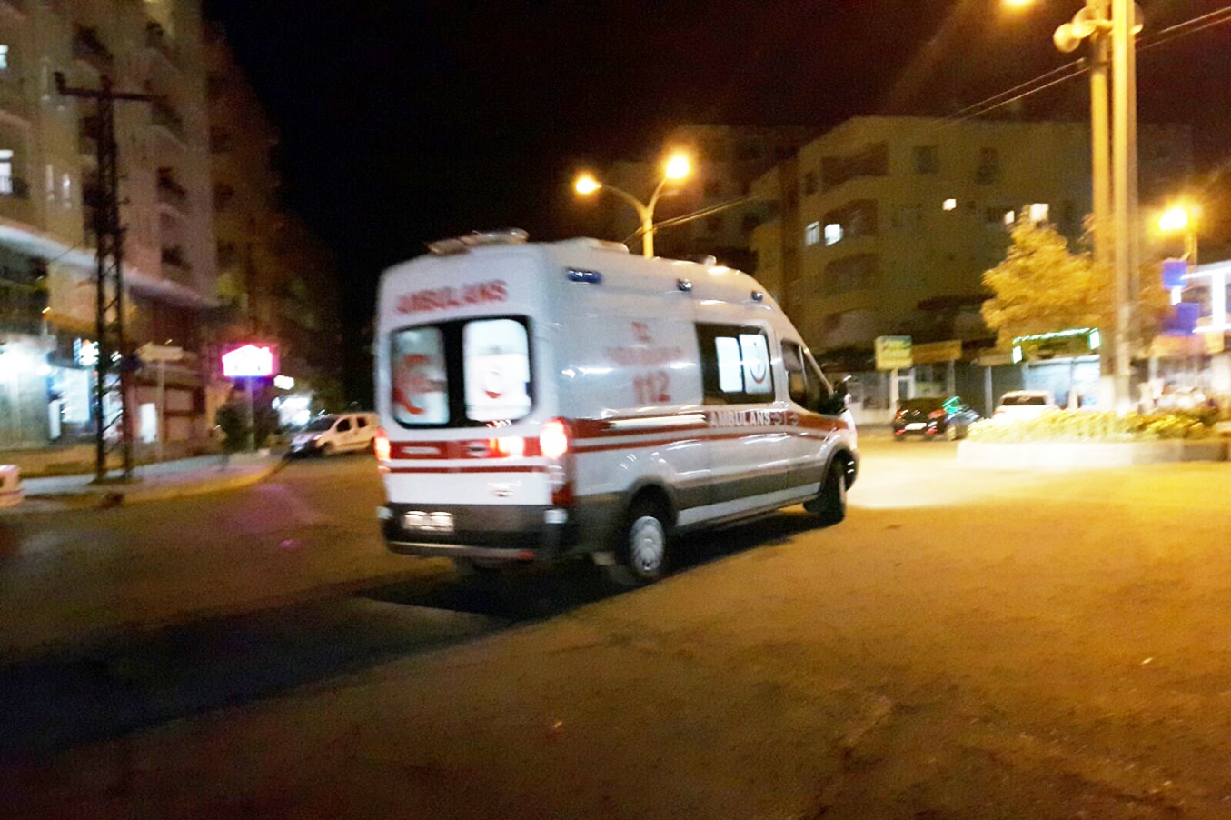 Batman’da atılan parça tesirli bomba 2 vatandaşı yaraladı (GÜNCELLENDİ) Batman’da atılan parça tesirli bomba 2 vatandaşı yaraladı (GÜNCELLENDİ)